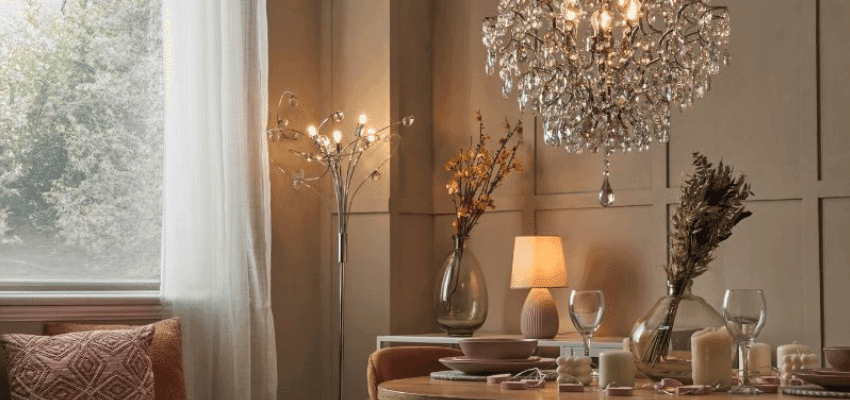 Warm dining room with chandelier, BHS Purpl discounts for disabilities and long term health conditions, mobility discounts and offers.