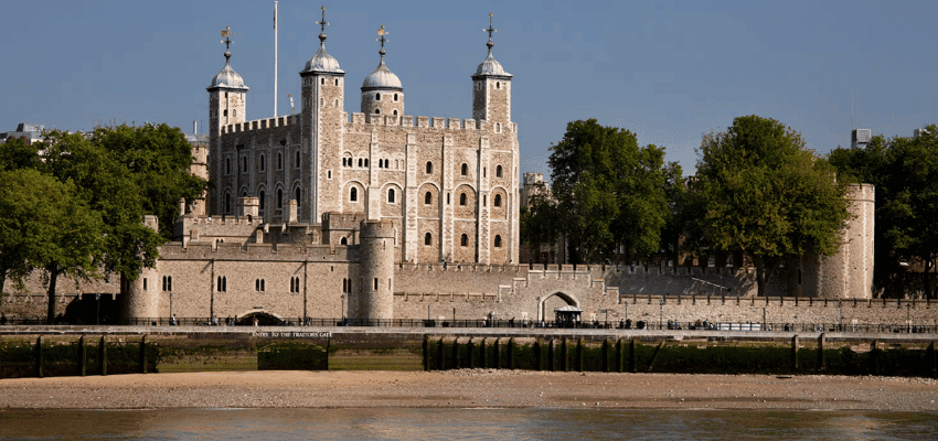 Tower of London fortress by the Thames, Purpl discounts for disabilities and long term health conditions with disabled travel discounts UK.
